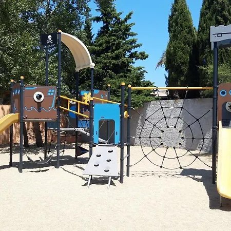 Mobilhome 6 à 8 Personnes *